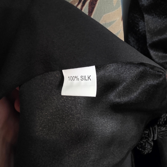 100% Silk Asian-Inspired Scarf Shawl w/ Bamboo & Calligraphy Print - Picture 4 of 4